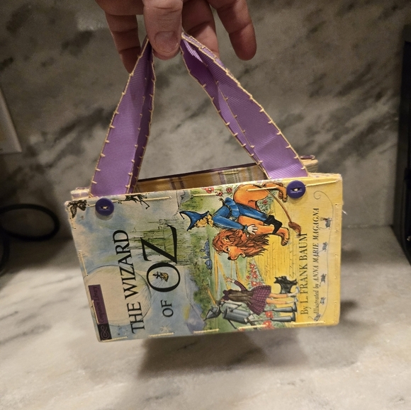 Wizard of Oz Book Purse with Purple Handles Unique Rare - Picture 10 of 16